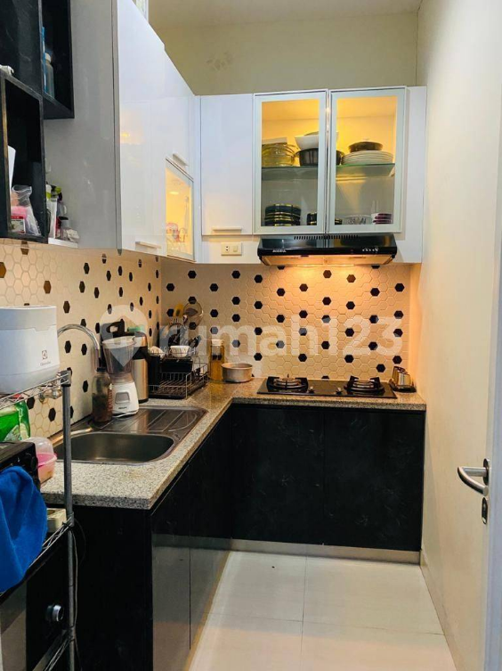 Spacious 3-Bedroom House with Modern Kitchen