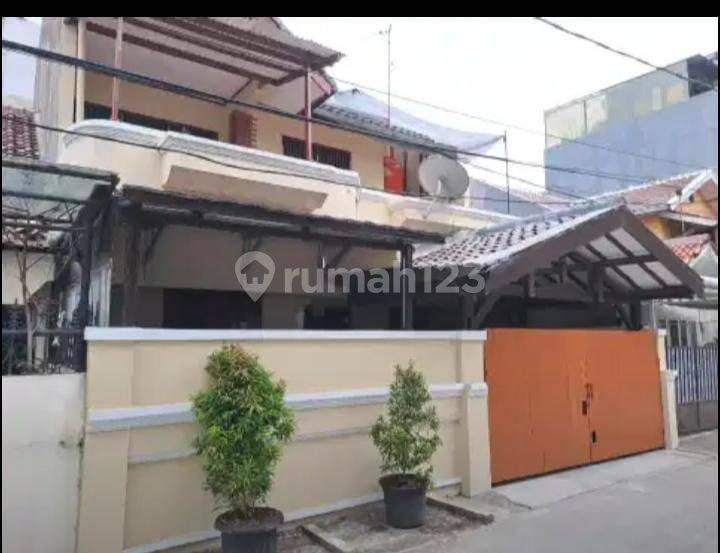 Designer House for Rent in Kelapa Gading