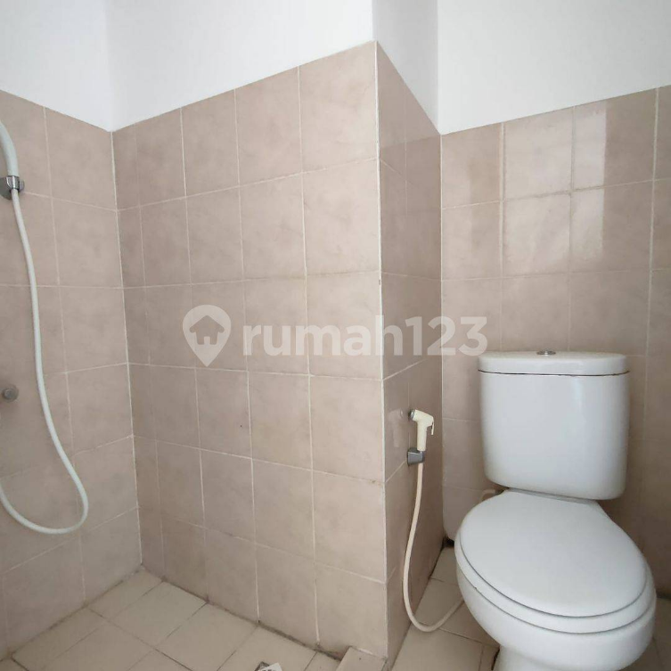 Modern Apartment in Green Bay Pluit Complex
