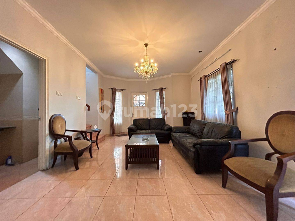 Furnished 3-Bedroom Hook House in Raffles Hills