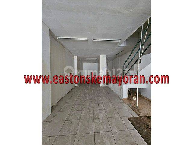 4-Story Commercial Building with 270m² Area