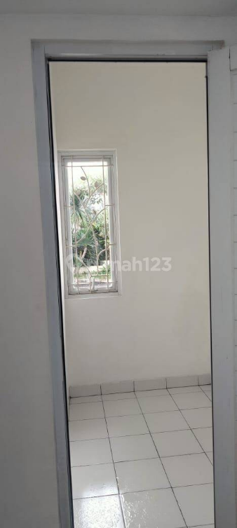 Modern 2-Bedroom House in Puri Beta Ciledug