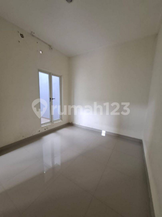 Renovated 2-Bedroom House Near Cisauk Station