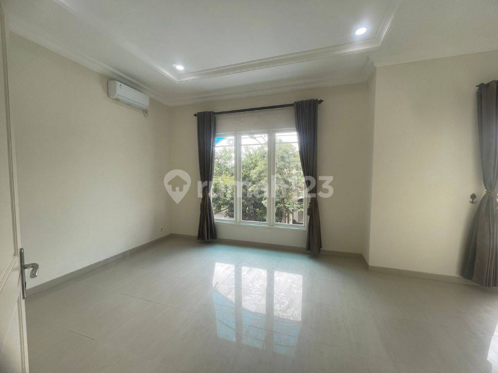 Renovated 4-Bedroom House in Wisata Bukit Mas