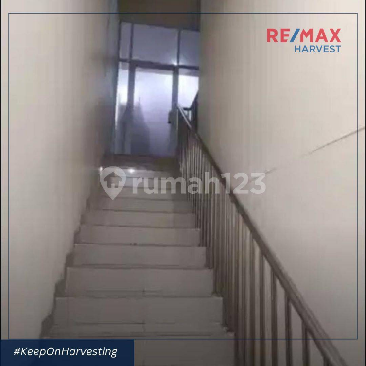 Spacious Commercial Building in Strategic Tanjung Duren Location