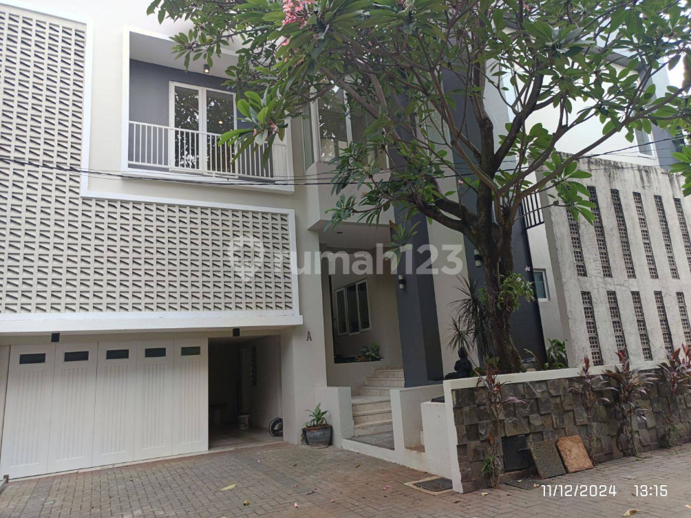 Luxury 2-Story House with Private Pool & Garden