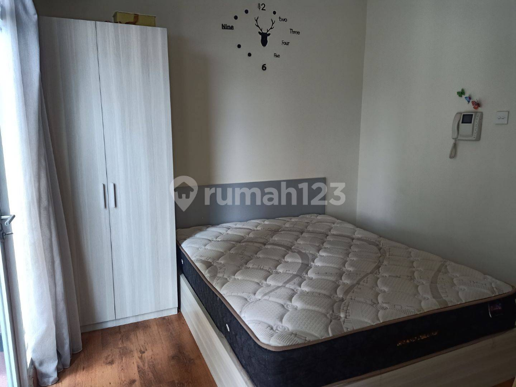 Semi-furnished Studio Apartment in Puri Orchard