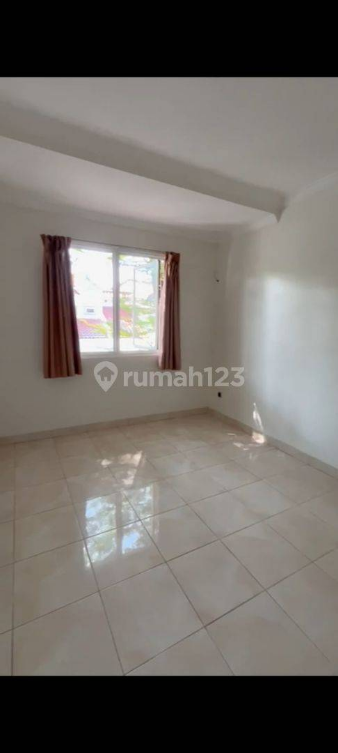 Modern House in Puri Bintaro with Designer Interior