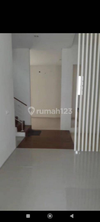Spacious 4-Bedroom House in Greenlake Wiyung