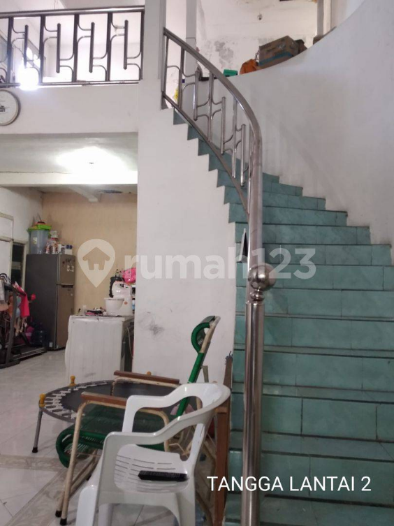 Comfortable House Near Juanda Airport, UPN Campus