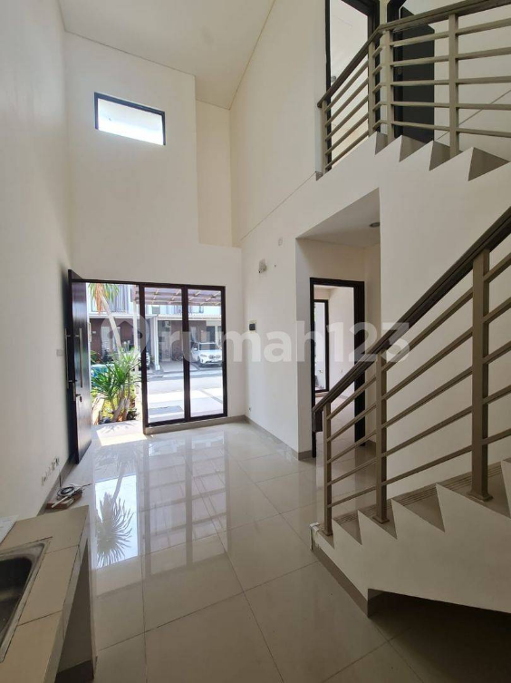 Modern 4-Bedroom Mezzanine House with Canopy