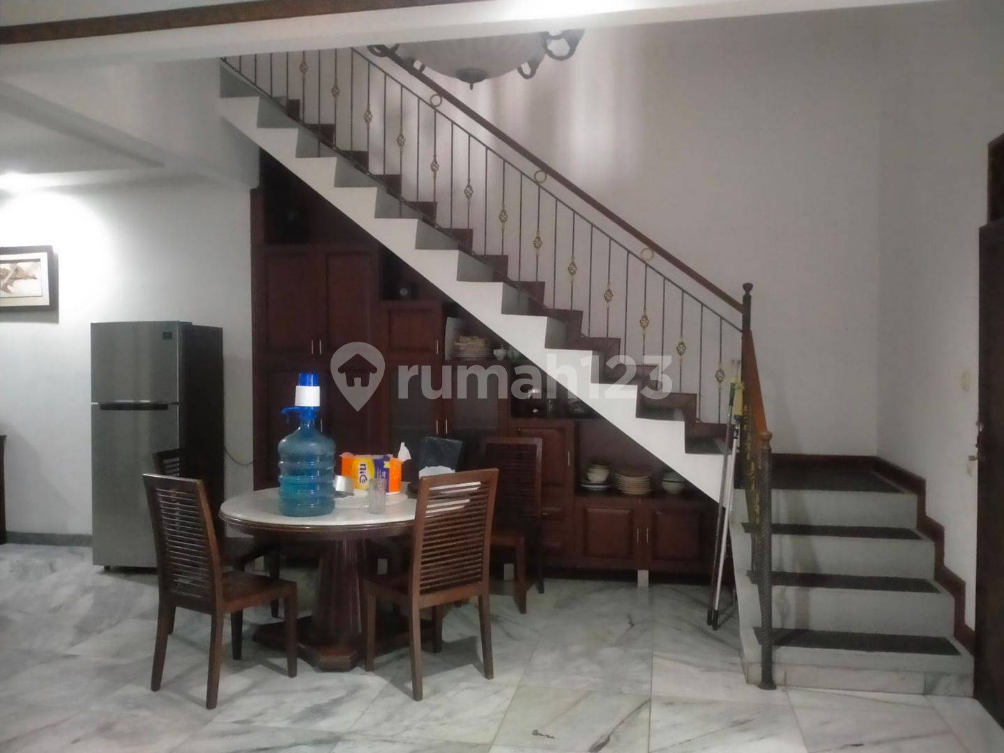 Newly Renovated Two-Story House Near Market