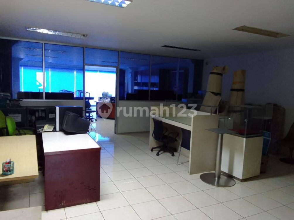 Large Commercial Building with Parking in Daan Mogot