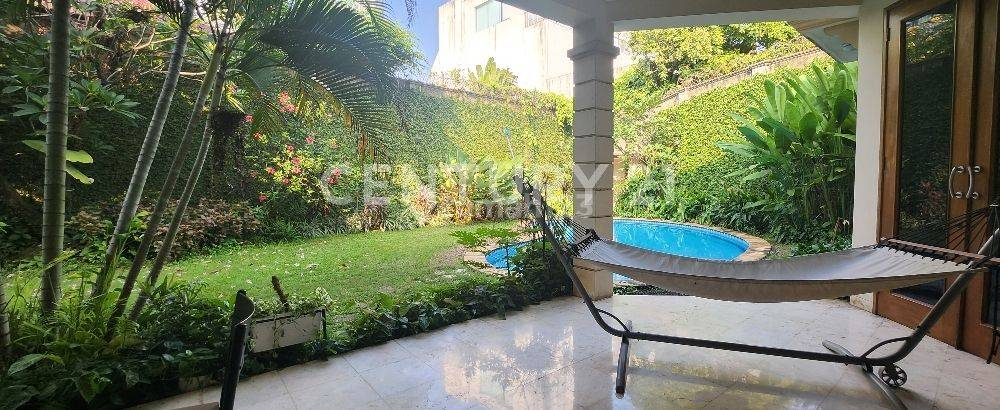 Spacious Villa with Pool in Kemang Area