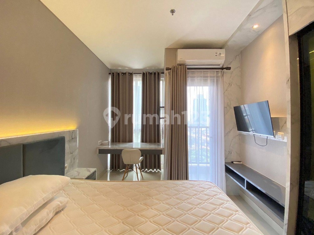 Modern 1BR Furnished Newton Apartment with Designer Interior