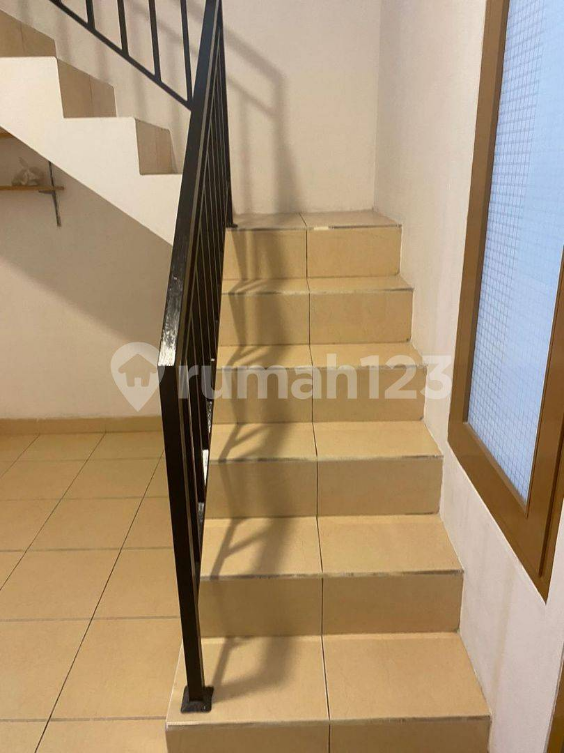 Comfortable 3-Floor House with Modern Amenities