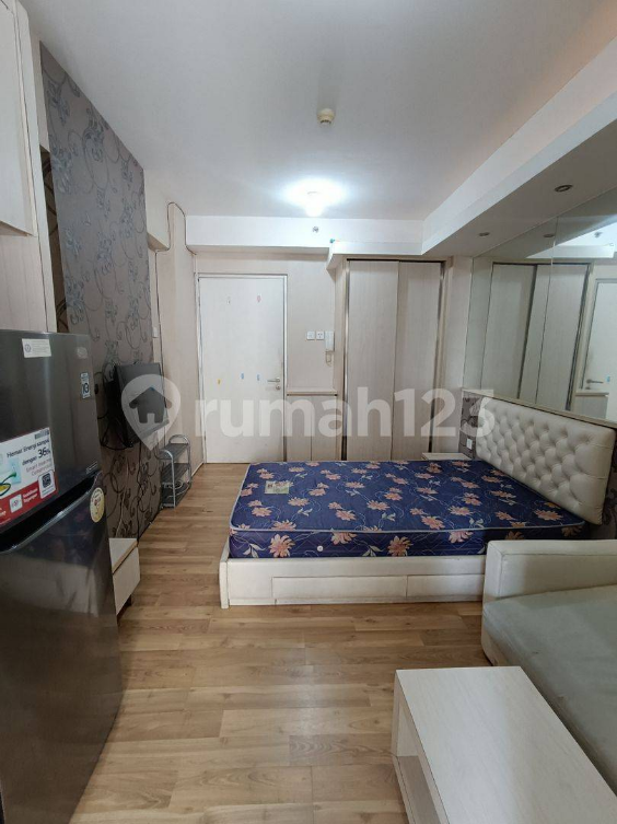 Modern Studio Apartment Near Airport with Facilities