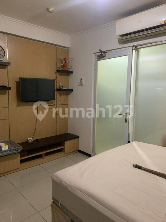 Modern Studio Apartment with Pool View