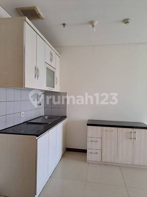 Modern Greenbay Apartment Near Baywalk Mall