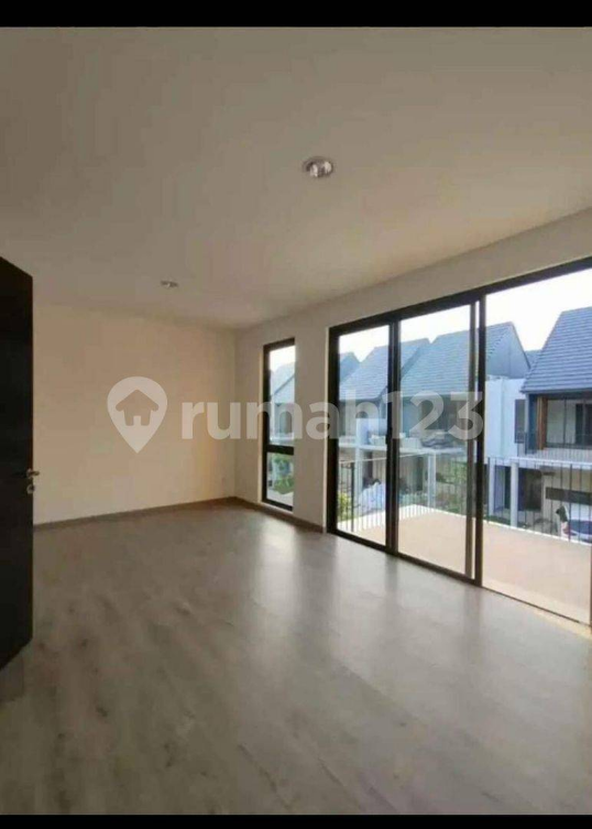 Modern 4-Bedroom House with Pool in JGC