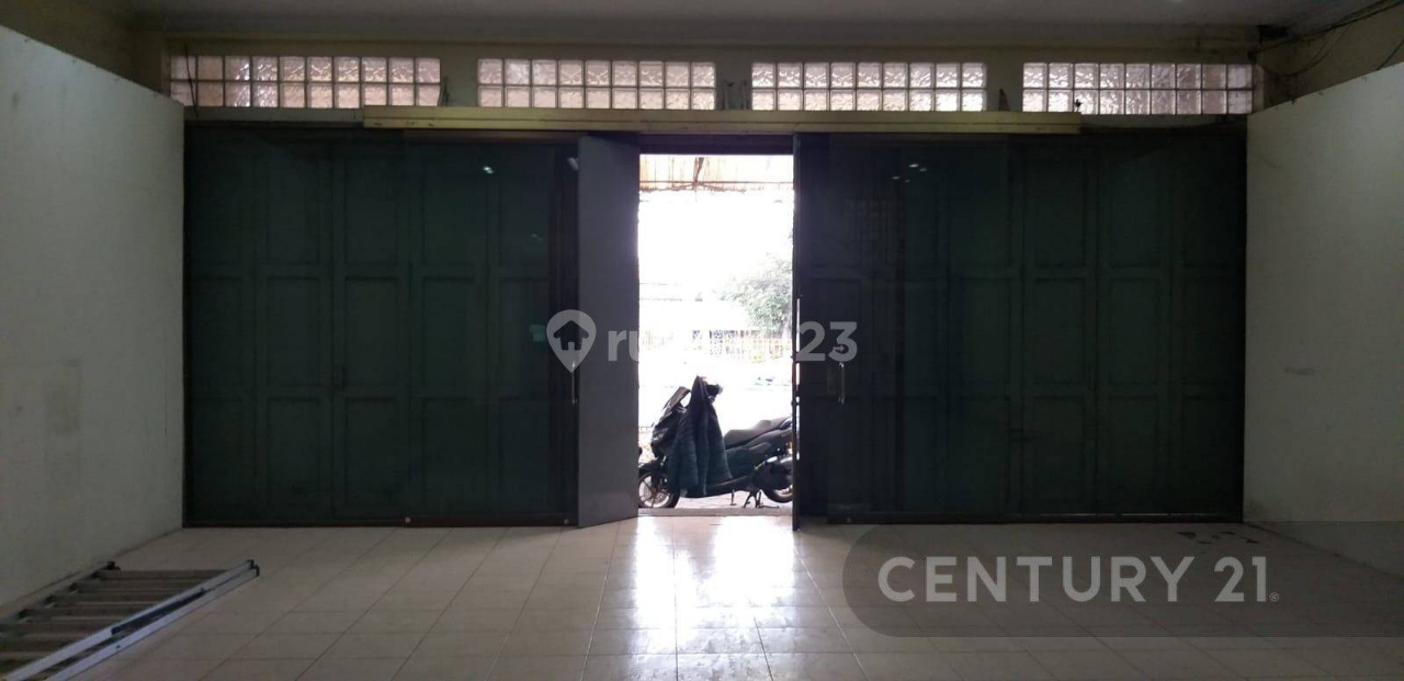 Strategic Commercial House on Cicendo Street Bandung