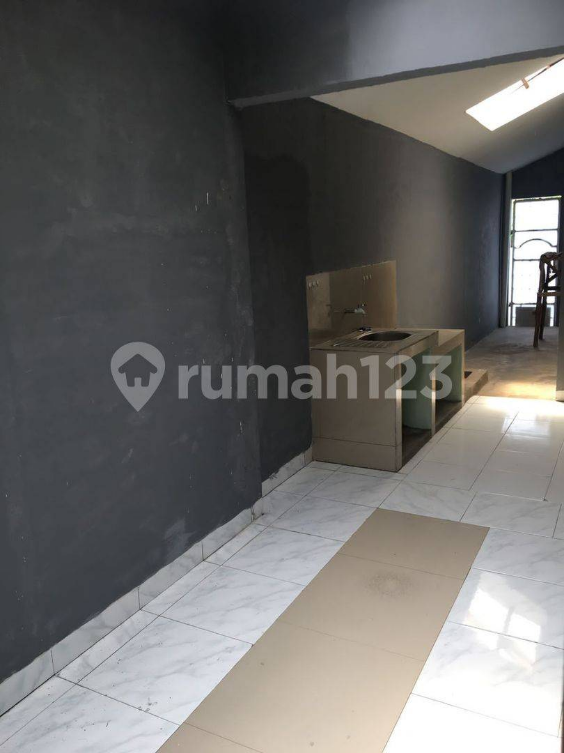 2-Bedroom House with Carport in Arcamanik