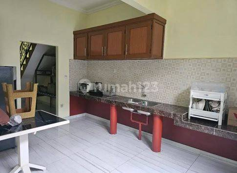 Classic House with 5 Bedrooms in Cibubur