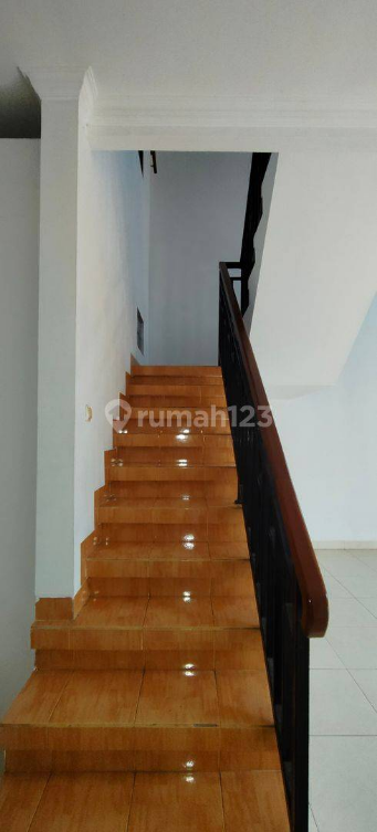 2.5 Story House in Sarijadi Bandung Cluster