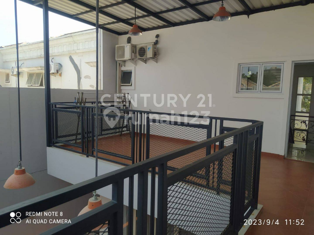 Fully Furnished Designer Apartment