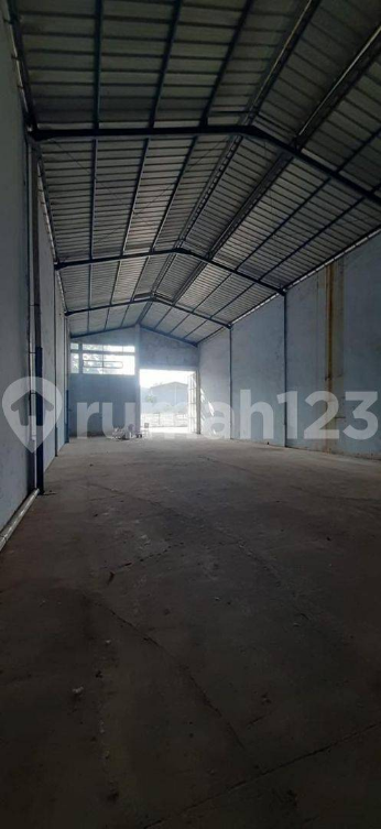 Spacious Industrial Warehouse with 24/7 Security