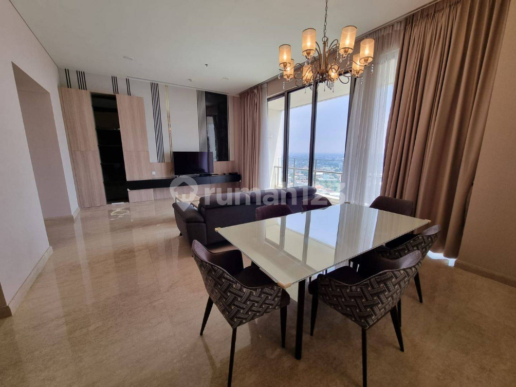 Luxury 2-Bed Apartment with City Views