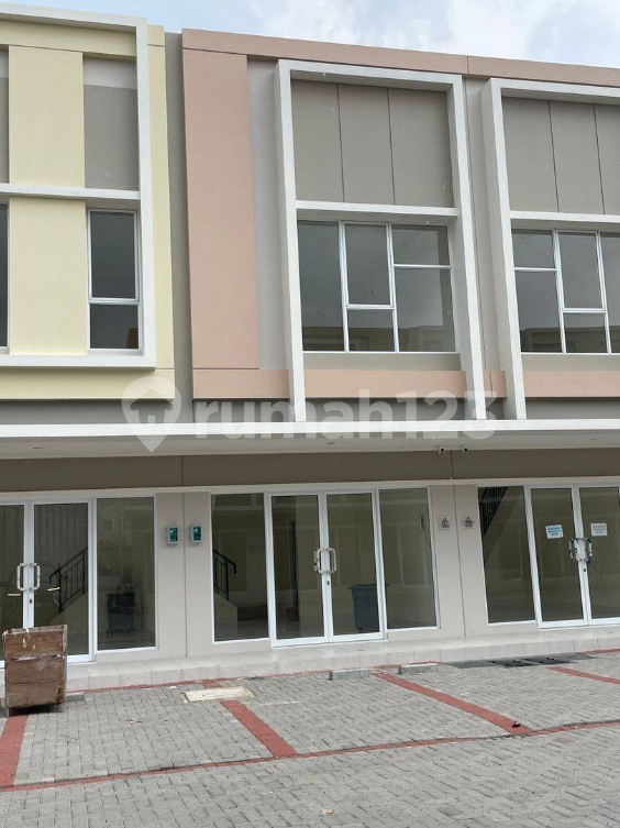 Modern Townhouse Near Stella Maris School