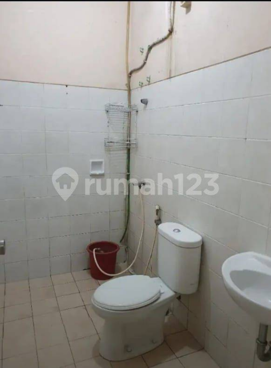 Spacious 2-Bedroom Townhouse with Modern Kitchen