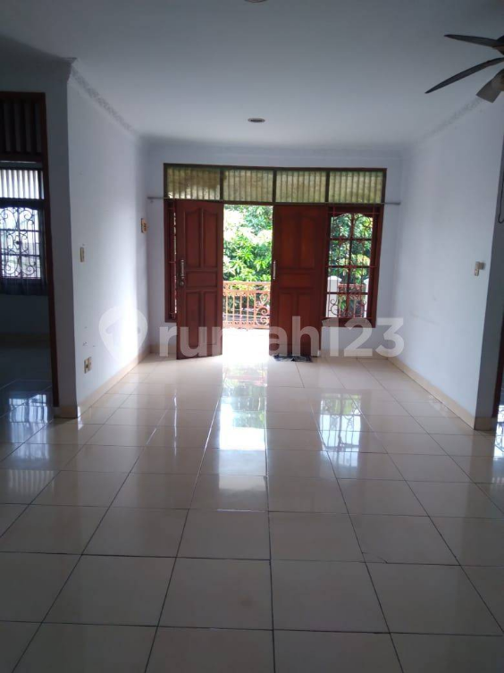 Spacious House Near TB Simatupang with Garden