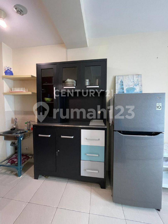 Furnished Studio Apartment with Horse Racing View