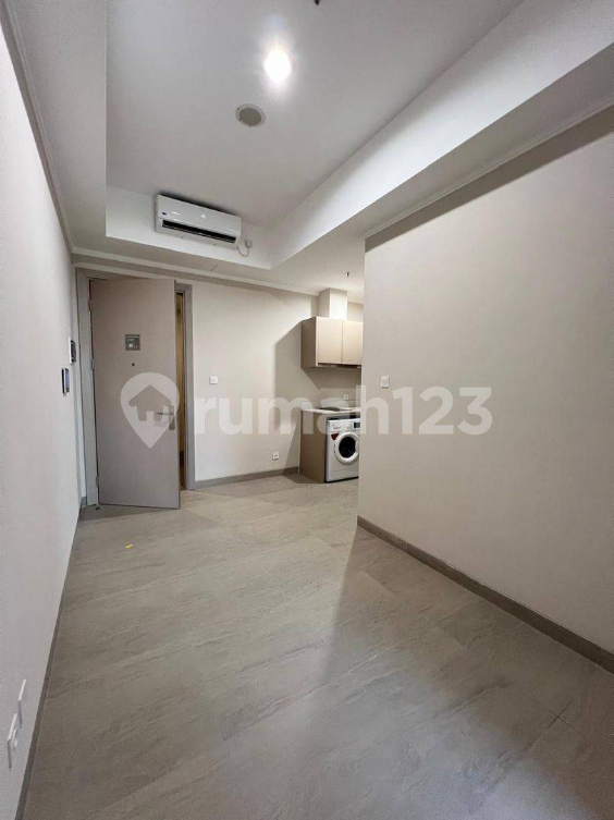 Semi-furnished 2-Bedroom Apartment Near JIEXPO