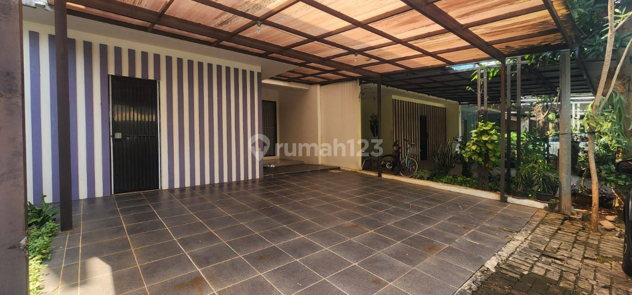 Semi-Furnished House Near BSD Toll Gate