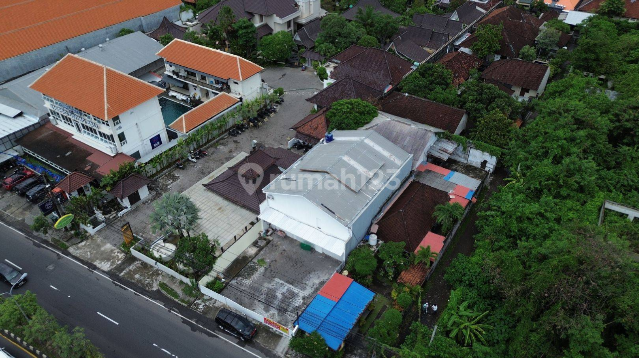 Large Commercial Space with Office Facilities in Sanur