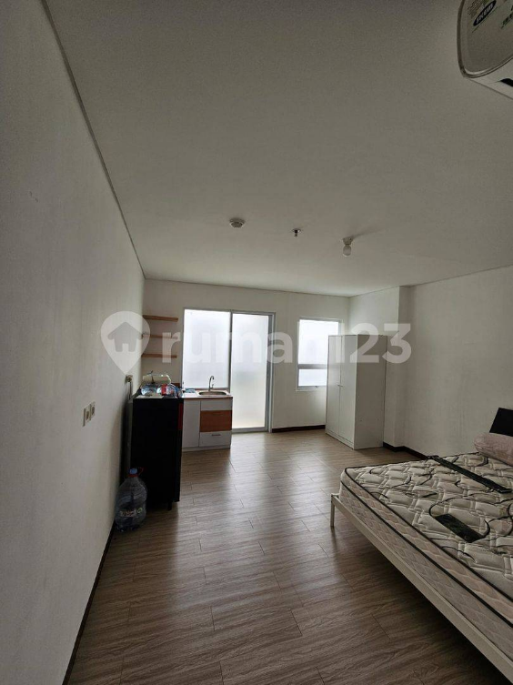 Furnished Studio Apartment with Pool View