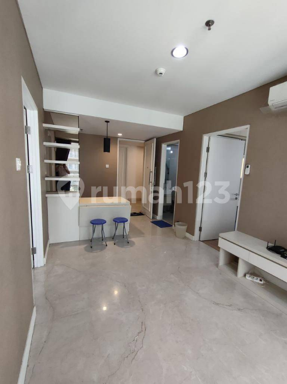 Modern 2BR Landmark Apartment with Garden View