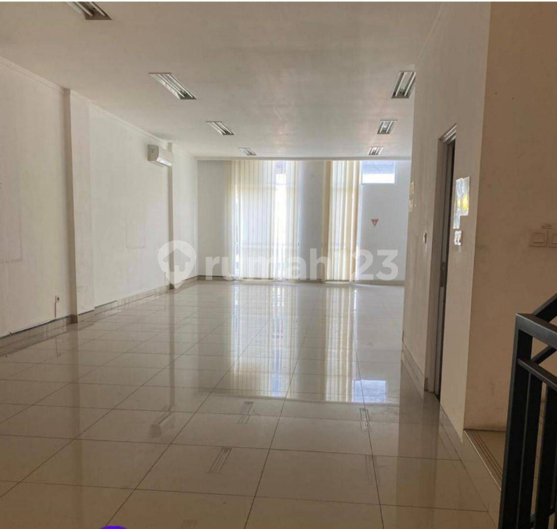 Spacious 4-Floor Commercial Shophouse Near Schools