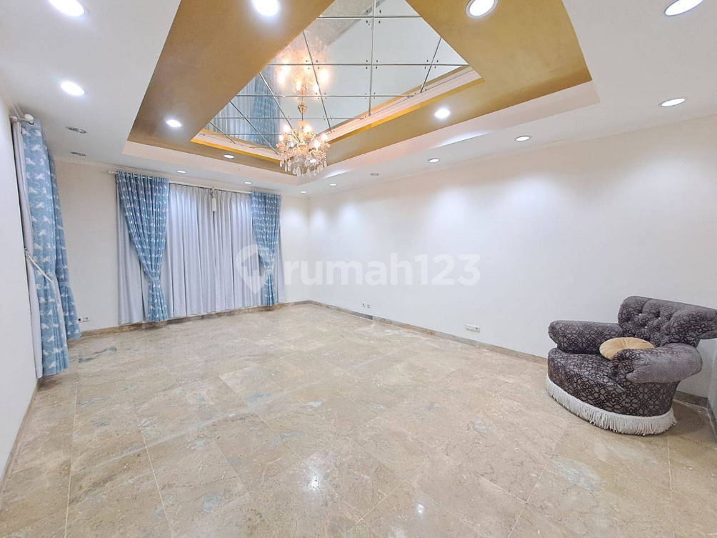 Luxury 3-Story Classic House with Pool in Kebayoran