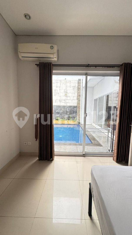 Modern 3-Bedroom Villa with Pool in Bukit