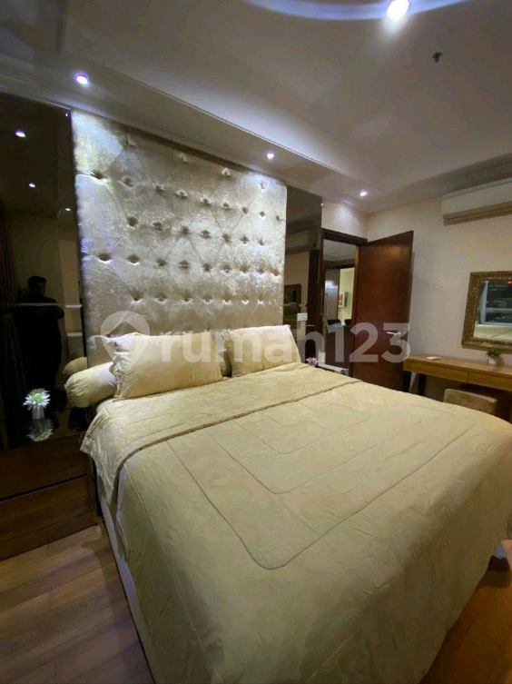 Modern 1 Bedroom Apartment with City View