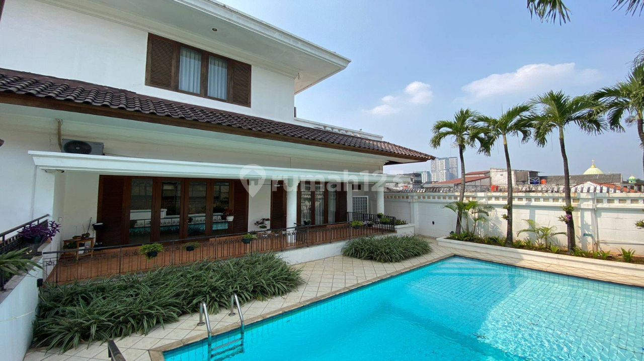 Luxury House with Pool in Pejaten
