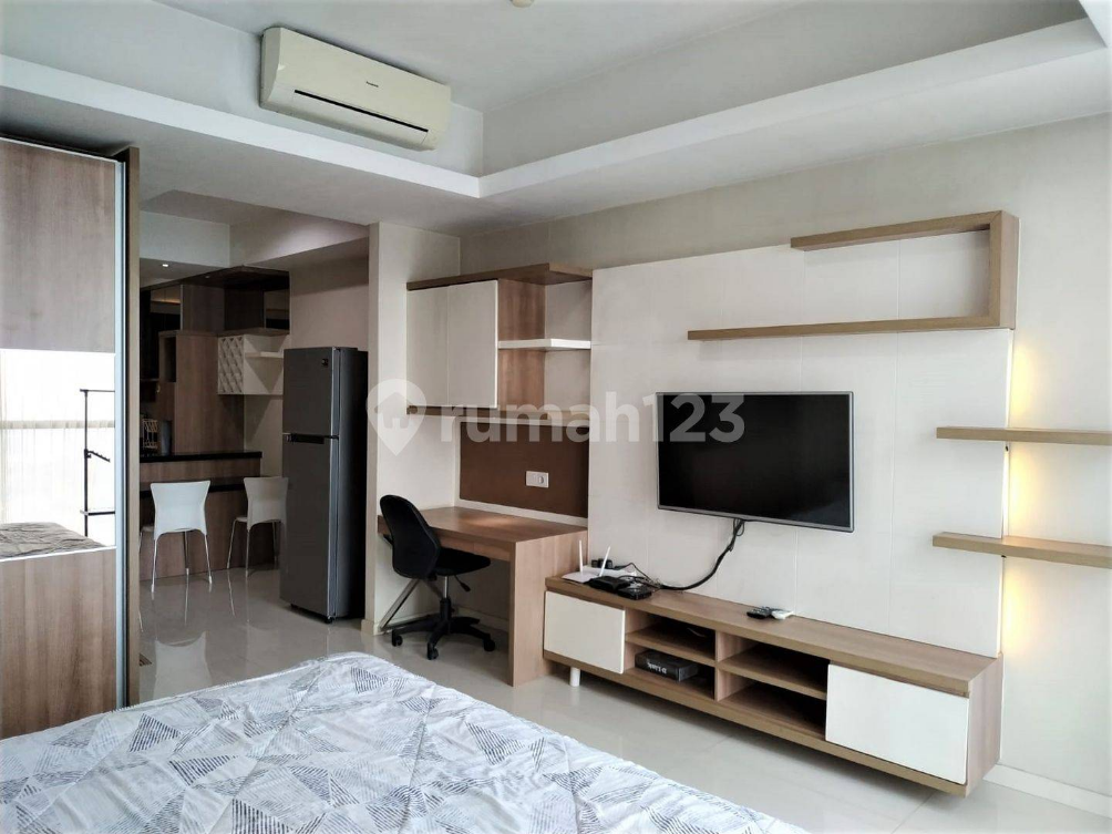 Furnished Studio Apartment in Kemang Village Complex