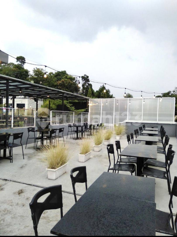 Spacious Rooftop Cafe Space with Kitchen Facilities