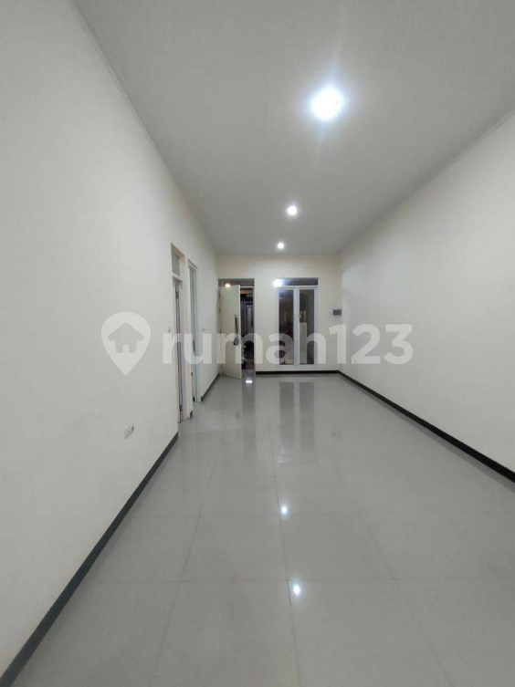 Renovated 3-Bedroom House with Modern Kitchen