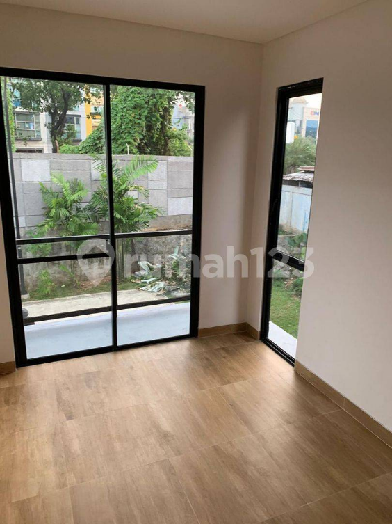Modern 2-Story House Near UPH with 3 Bedrooms