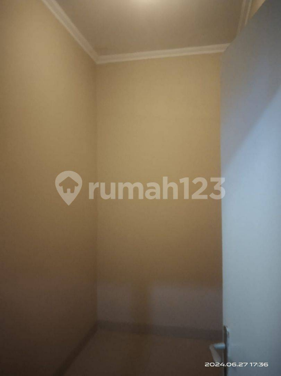 Spacious 4-Bedroom House Near Tebet Eco Park